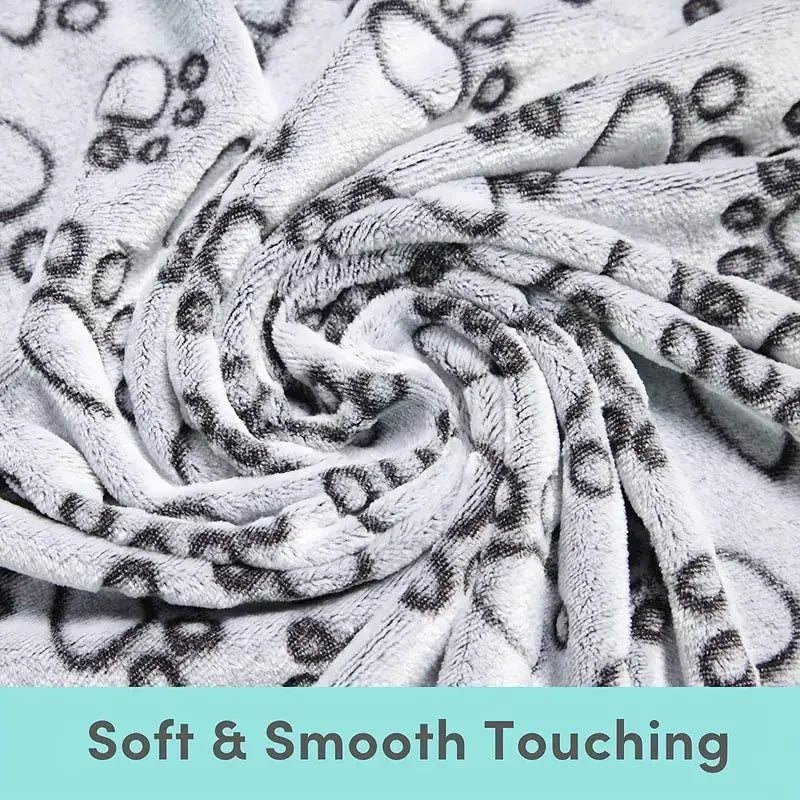 Pet Blanket Flannel Material Grey Footprint Pattern Essentials Dog Cat Cushion High Quality Soft Warm Pet Blanket Pet Supplies