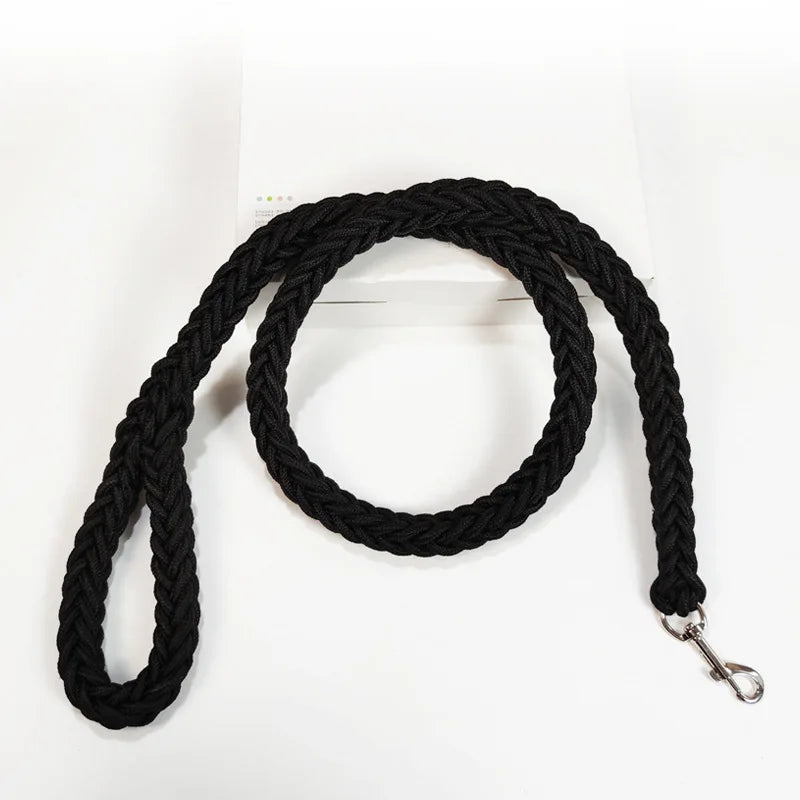 Dog leash for effective training and comfortable walking, strong and durable braid, suitable for large dogs, dog training leash